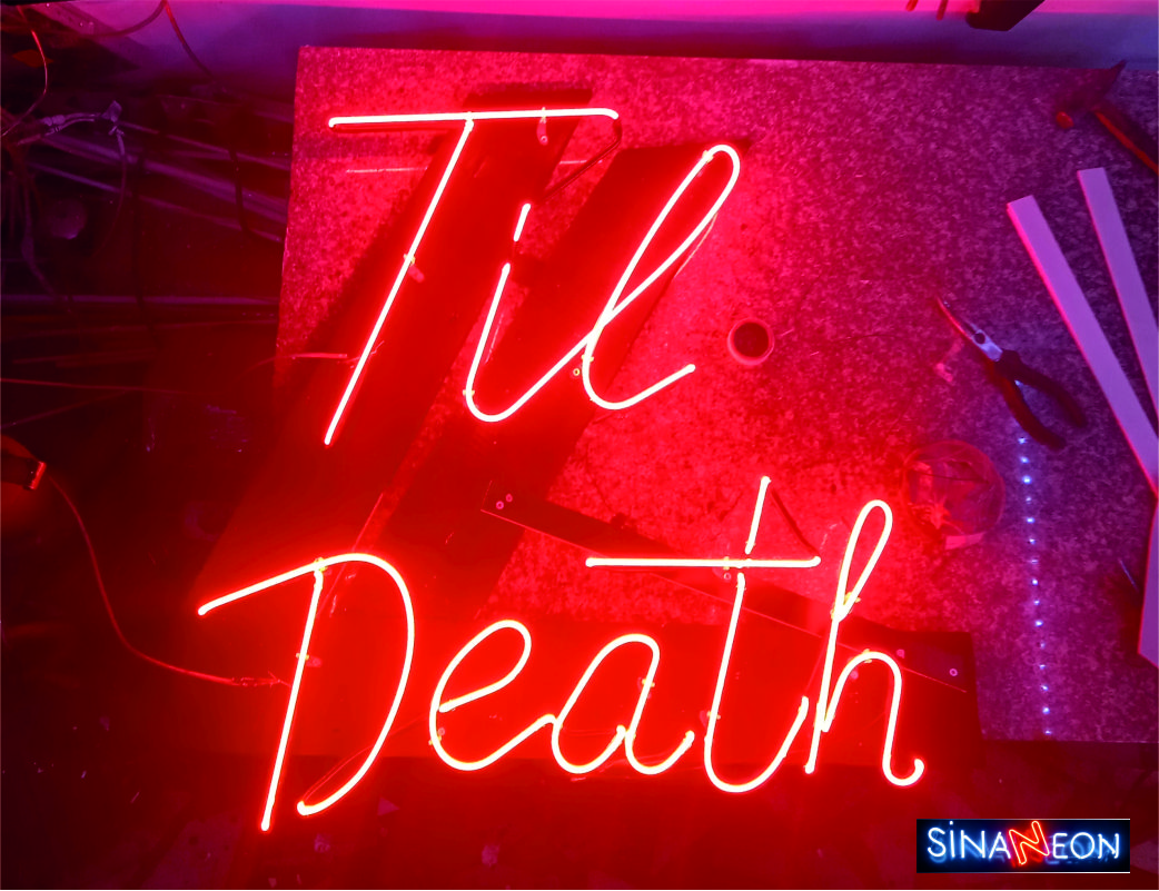 til death led neon yazı tabela